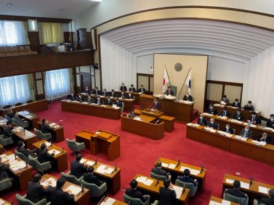 県議会・県職員のボーナス減額条例改正案を可決（写真付）