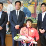 東京パラ出場の生馬選手、故郷の有田市役所を表敬訪問