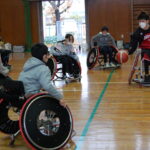 東京パラ銀メダリスト来和　児童が車いすバスケ体験