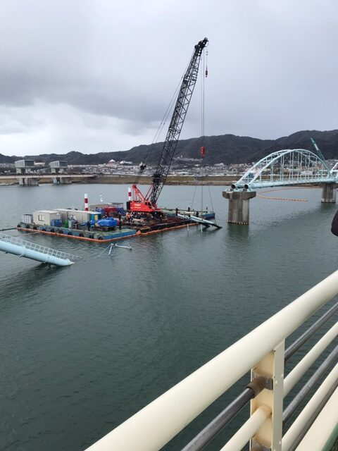 崩落した和歌山市の水管橋の撤去始まる