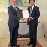 和歌山県と県議会がトルコ大地震の義援金を東京の駐日大使館で贈呈