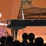盲目のピアニスト・菅田利佳さんが母校・星林高で演奏と講演