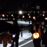 新宮紀宝道路開通を前に、熊野川河口大橋で提灯行列／和歌山・三重