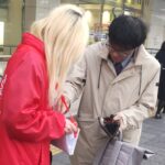 和歌山駅前で「歳末たすけあい」街頭募金活動