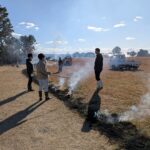 「火祭り」を前に潮岬・望楼の芝で周囲焼き／和歌山・串本町