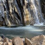 那智の滝の滝つぼが凍る