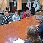 舞台「三婆」出演・高橋恵子さんらが知事表敬訪問