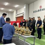 新しい青果棟で初セリ、中央卸売市場／和歌山