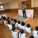 保育園児が津波避難体験／和歌山・海南市