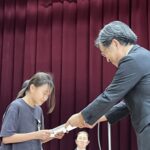 和歌山南ＲＣ、沿岸地域の小学生に防災下敷きを寄贈